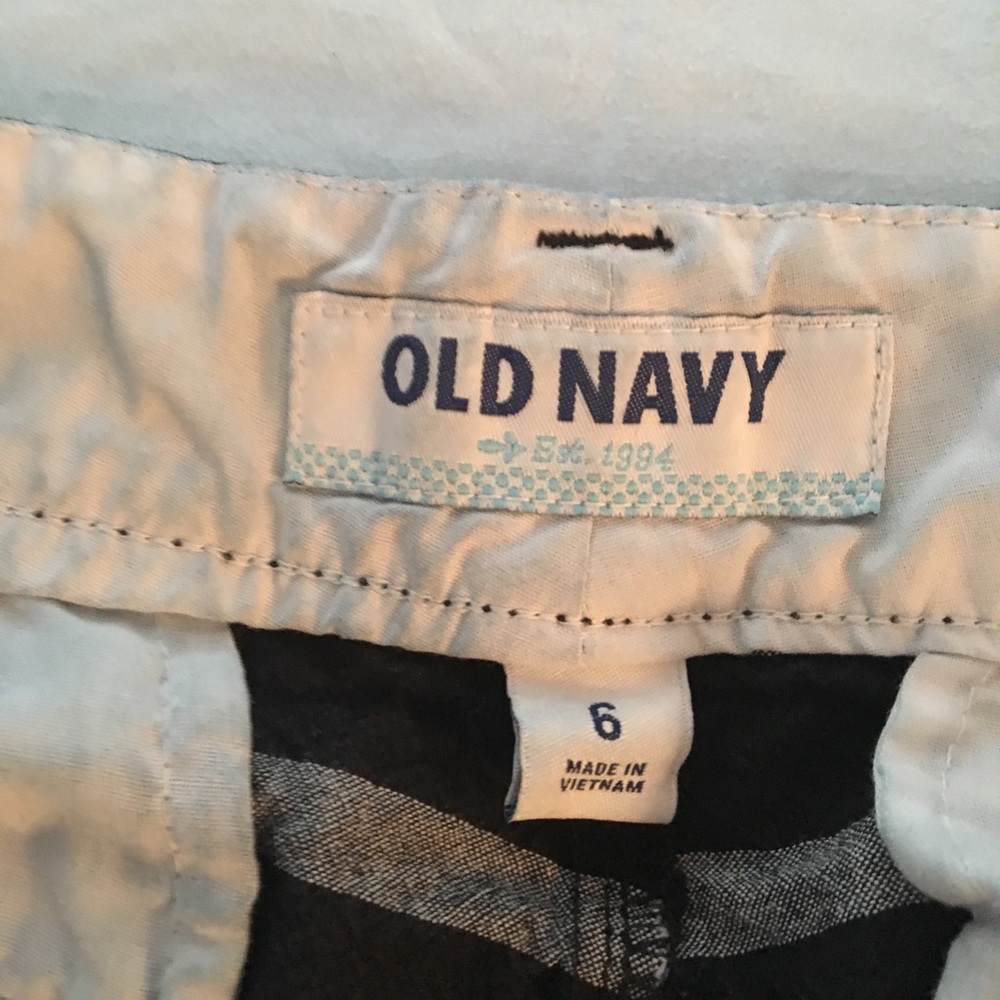 Shorts - Picture 2 of 3
